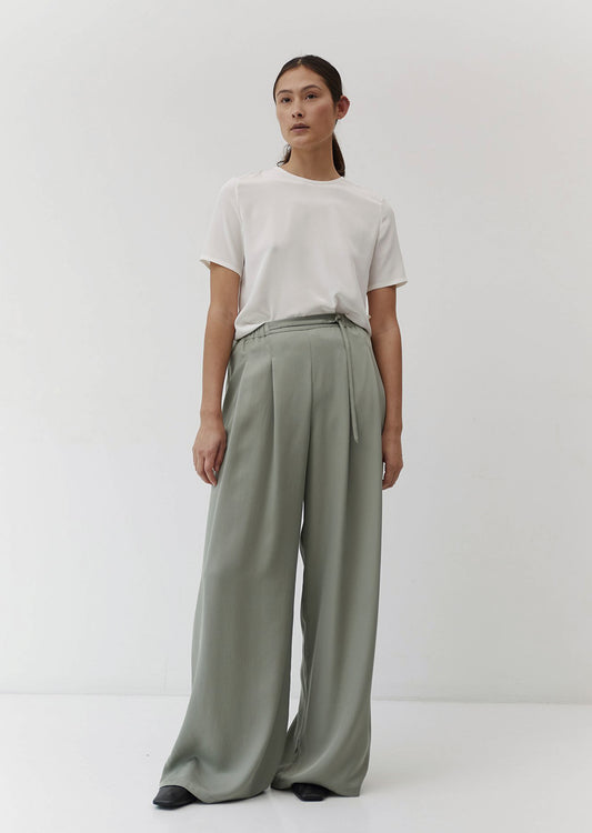 THE ARRAY womenswear fashion label london fashion brand workwear womens fashion Wide fit pleated trousers with elastic waistband