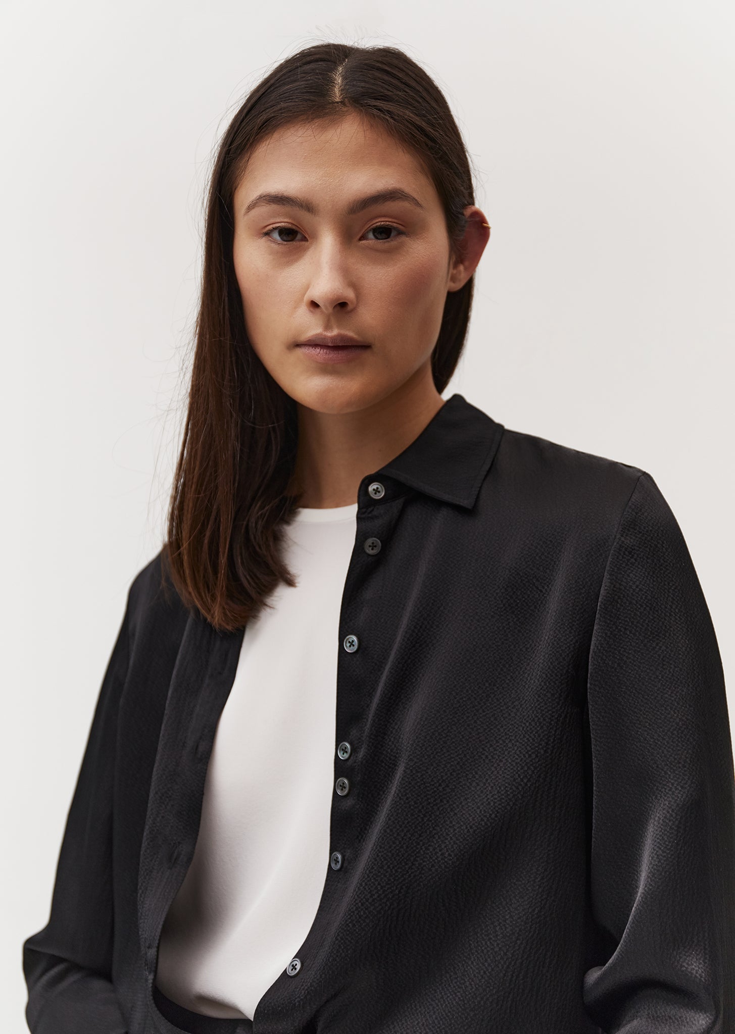 Signature Shirt in Black Hammered Silk – The Array