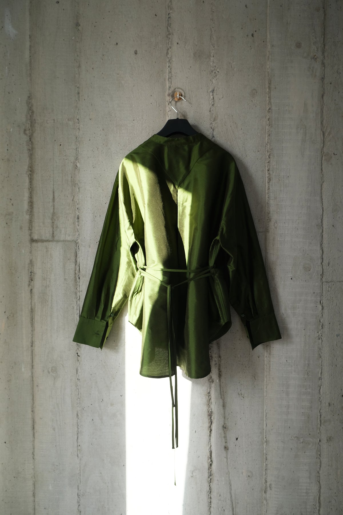 The Theorist Shirt in Olive Silk Douppion