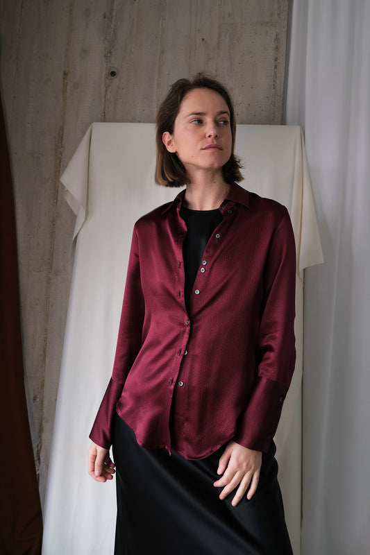 Signature Shirt in Burgundy Hammered Silk