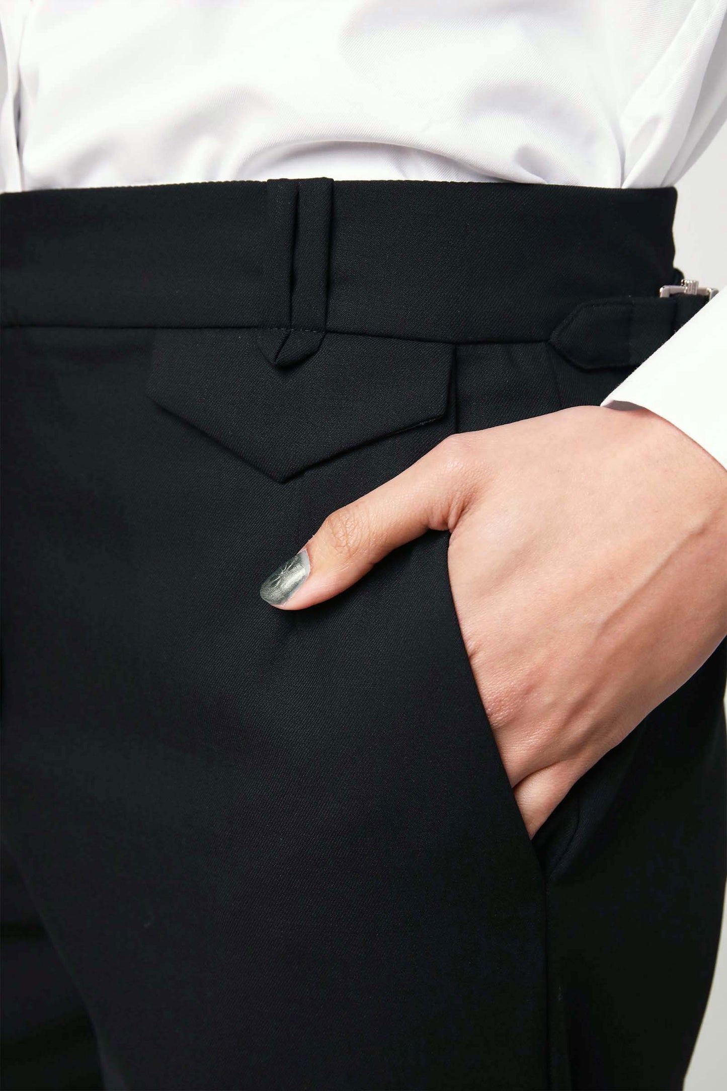 [ 2 ] Tailored Trouser in Black Organic Wool