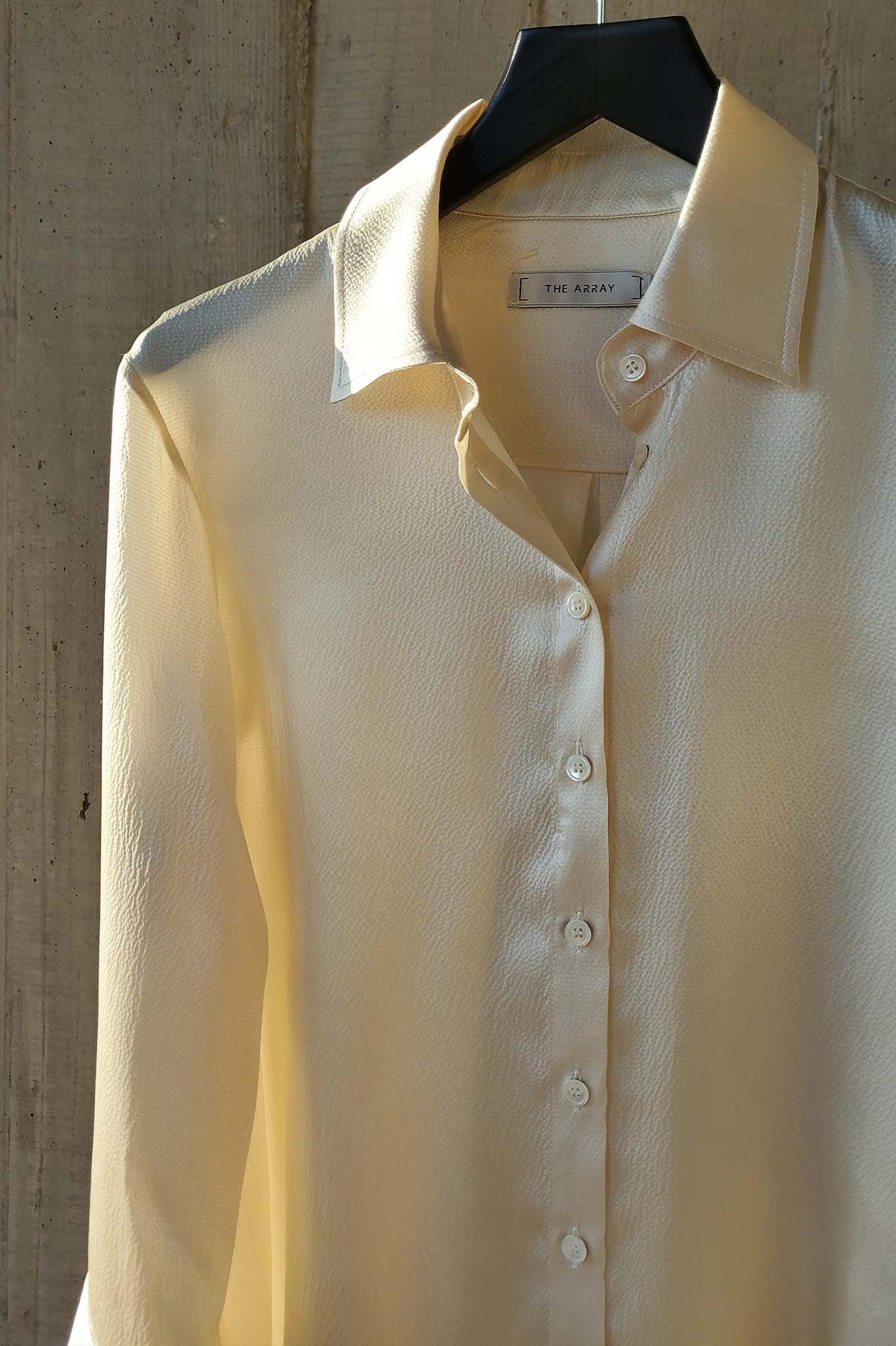[ 1 ] Signature Shirt in Ivory Hammered Silk
