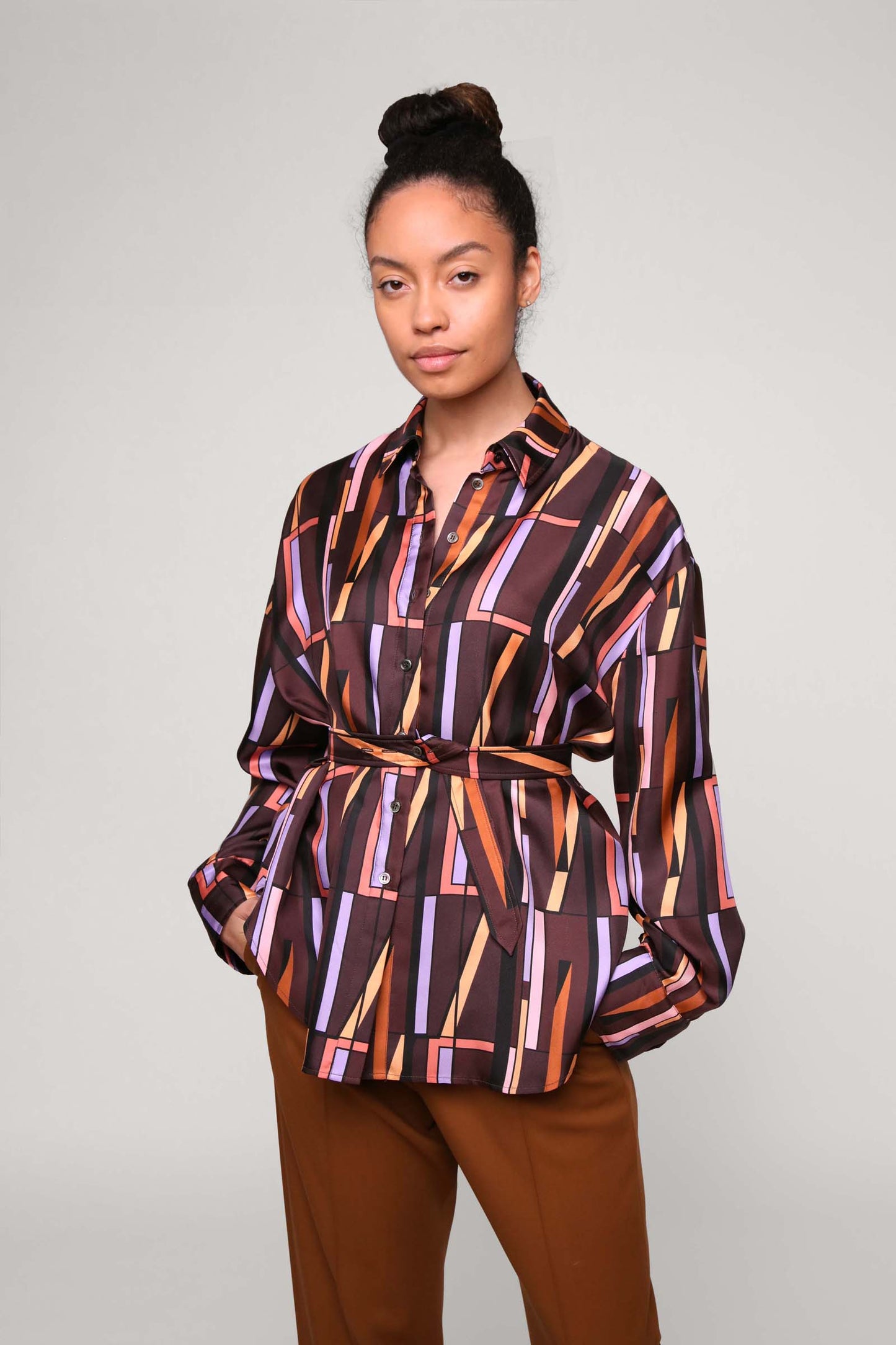 [ 2 ] Belted Oversized Shirt in Printed Silk Twill